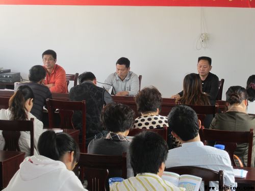 第五人民医院组织党员干部学习十七届六中全会精神