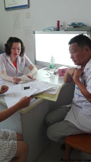 第五医院邀请上海市肺科（职业病）医院专家来医院坐诊、查房和学术讲座