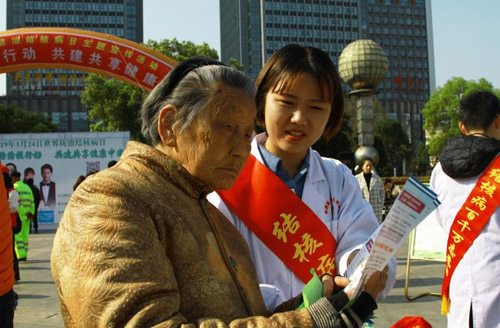我市开展“世界防治结核病日”主题宣传活动