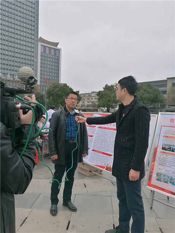 市五院参加卫健系统“不忘初心、牢记使命”主题教育成果展暨专家志愿者义诊活动