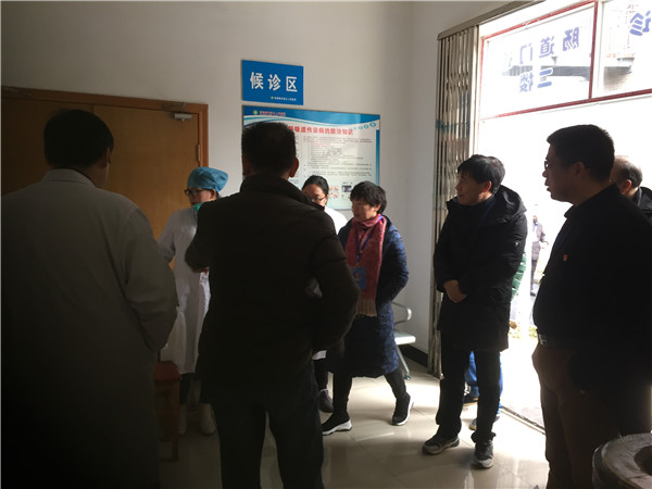 市五院领导班子巡查督导本院创卫工作