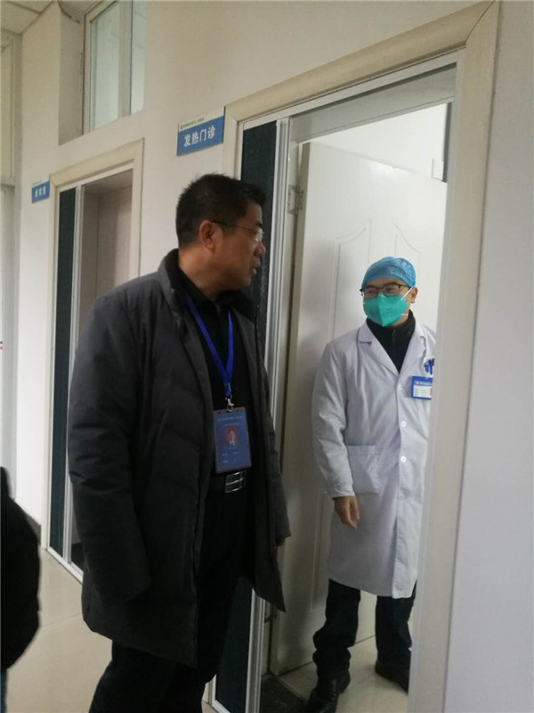市五院领导班子带队走访慰问一线医护人员