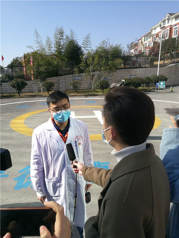 市五院一例确诊的新型冠状病毒肺炎患者治愈出院