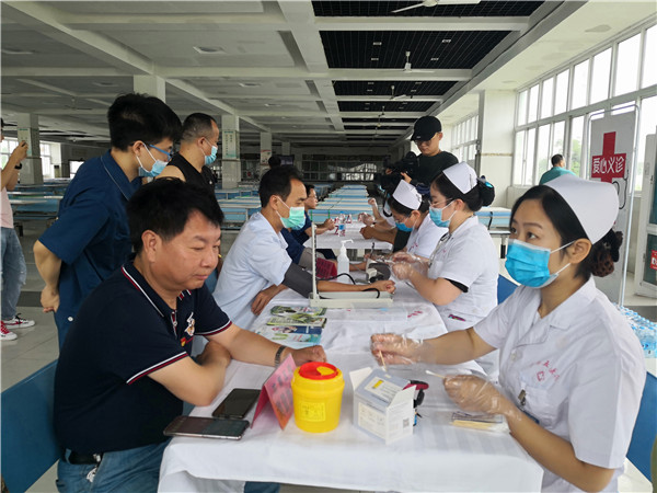 高新区人民医院大型义诊活动——关爱职工送健康  爱心义诊进园区