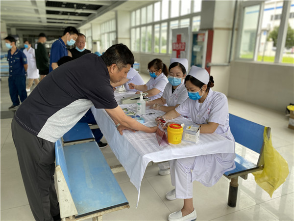 高新区人民医院大型义诊活动——关爱职工送健康  爱心义诊进园区