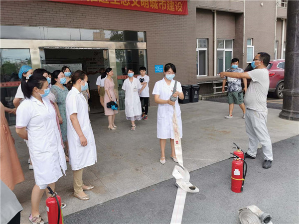 市五院开展“一警六员”消防技能专项实操演练活动