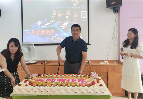 市五院隆重庆祝“第三个中国医师节”