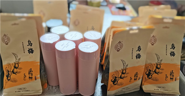 市五院妇委会开展“三伏天送清凉”活动