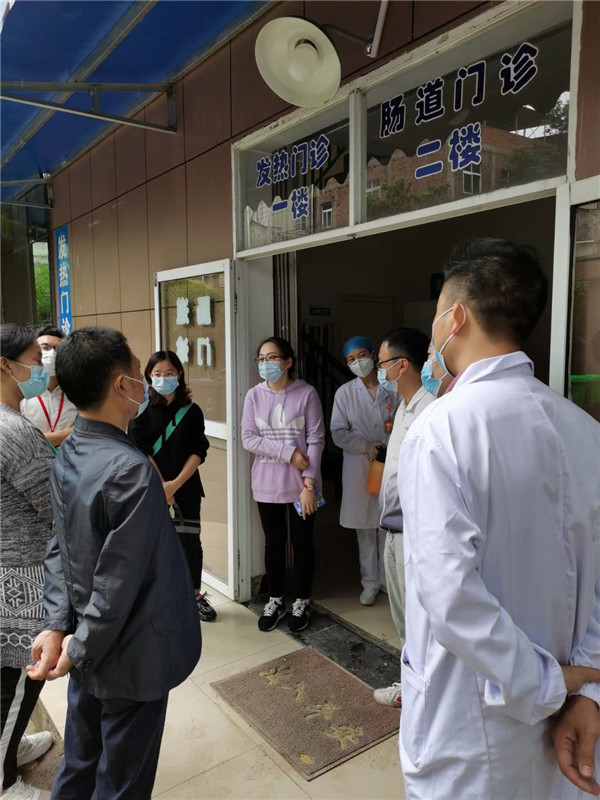 市纪委监委驻市卫健委纪检监察组来五院督查疫情防控工作