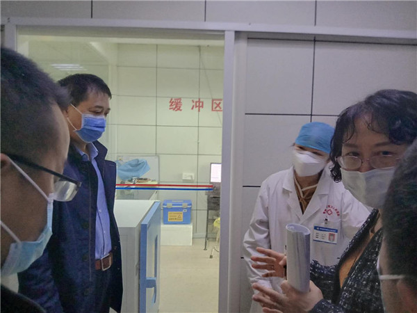 省专家组莅临市五院调研督导实验室生物安全工作