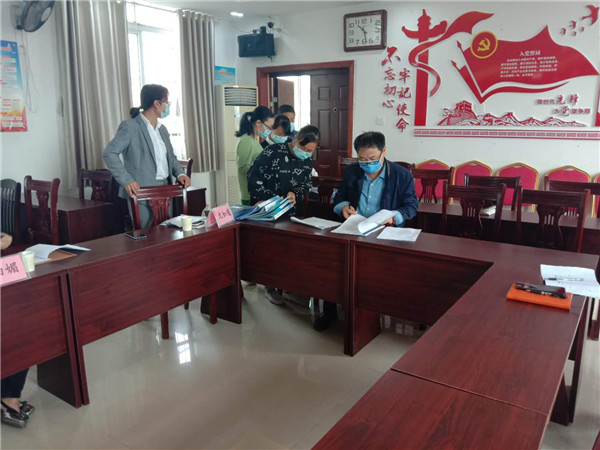 省专家组莅临市五院调研督导实验室生物安全工作