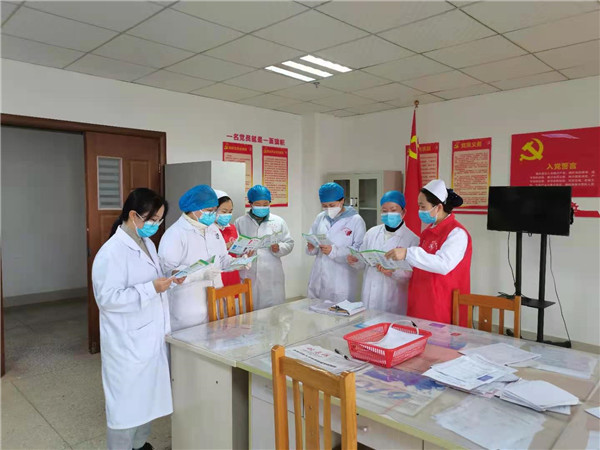 垃圾分类一小步，健康文明一大步——市五院开展学雷锋垃圾分类宣传活动