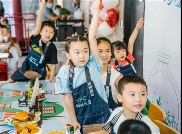 瓷盘上的美味-记肯德基探秘之旅景德镇站营养科普活动