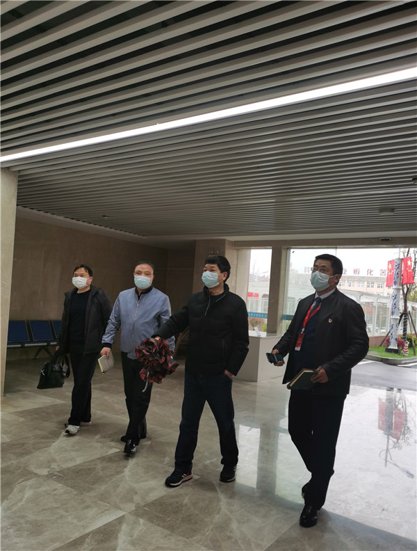市纪委市监委驻市卫健委纪检监察组对市五院进行疫情防控督导检查工作
