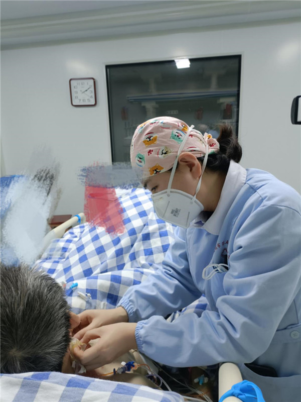 生命至上┃市五院成功救治一名重症患者