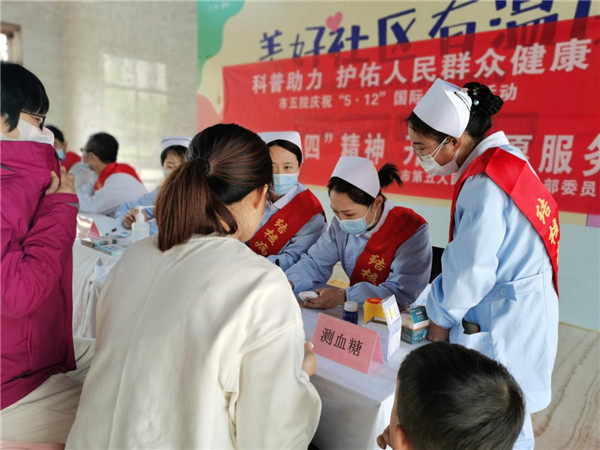 党旗在基层一线高高飘扬——市五院党员志愿服务队助力社区疫情防控
