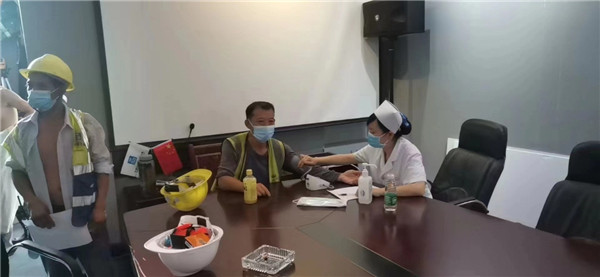 市五院：移动体检进工地 健康服务送上门