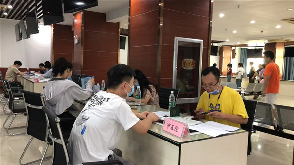 市五院：加强人才引进 促进医院发展