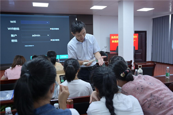 景德镇市防痨协会(市五院)与昌江区政府联合举行“健康中国·乡村智慧卫生室---掌超+AI”项目启动仪式