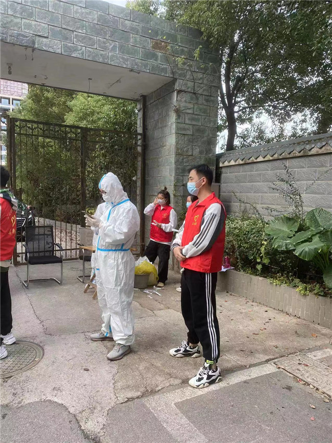 市五院党员干部职工踊跃参加抗疫志愿服务活动