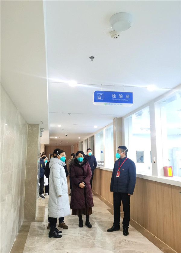 市卫健委领导走访慰问市五院一线医务人员