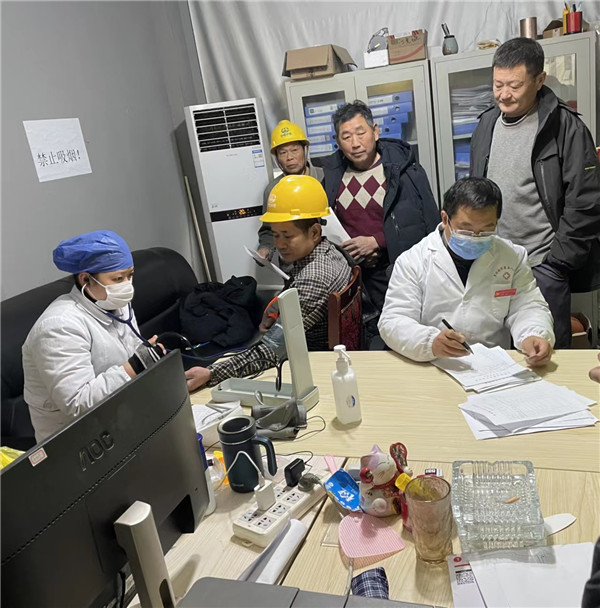 市五院为中建三局集团有限公司职工进行健康义诊