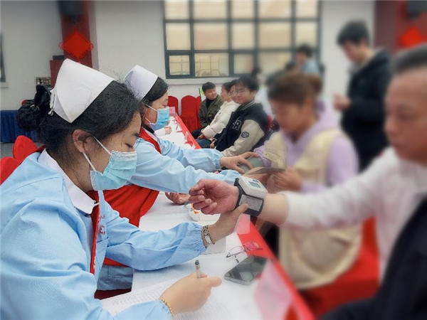 市五院开展科普之春暨学雷锋科技志愿服务月活动
