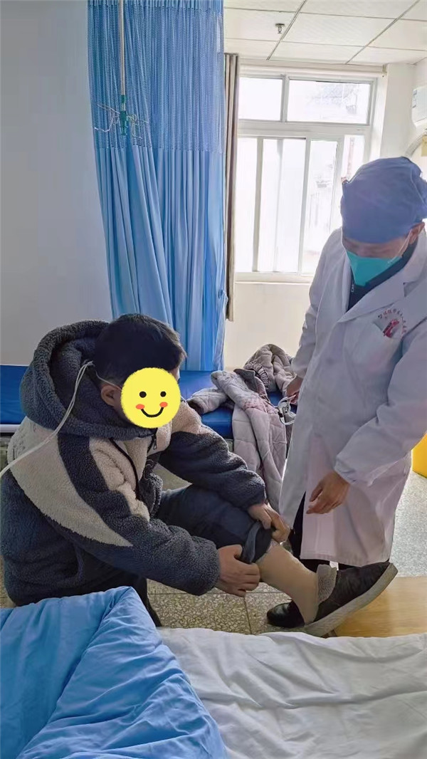 廉洁行医！市五院医师拒收红包扬正气