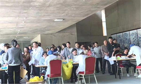 市五院健康体检中心:健康证件“一次办”  高效服务暖人心