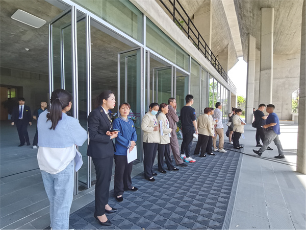 市五院健康体检中心:健康证件“一次办”  高效服务暖人心
