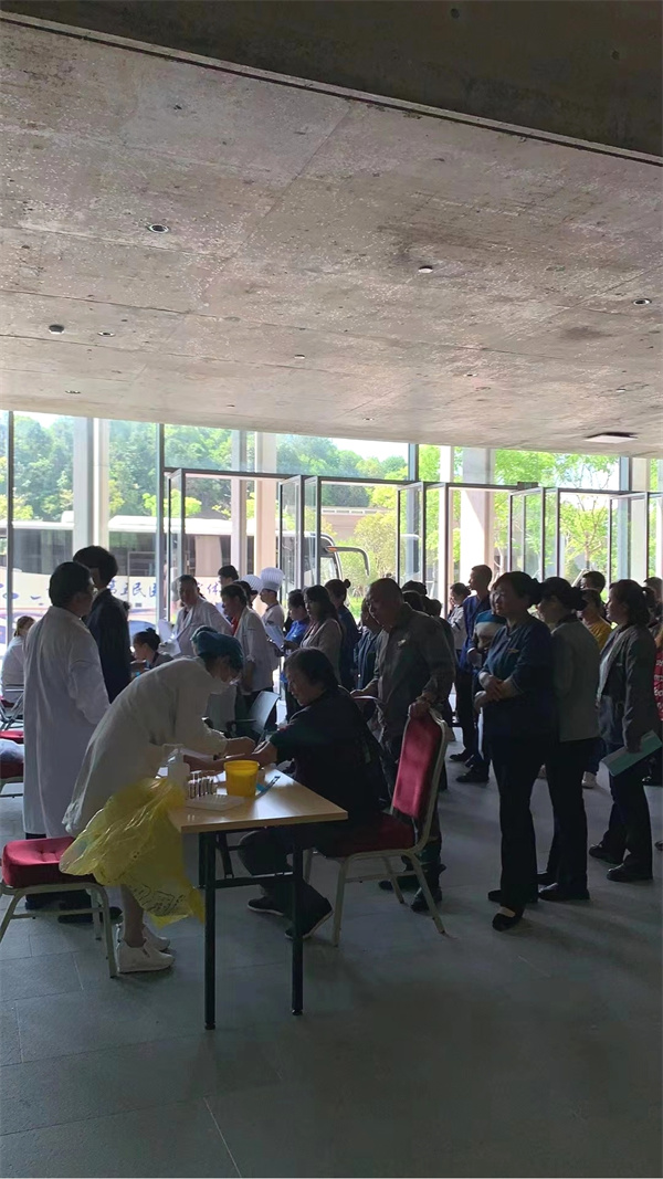 市五院健康体检中心:健康证件“一次办”  高效服务暖人心