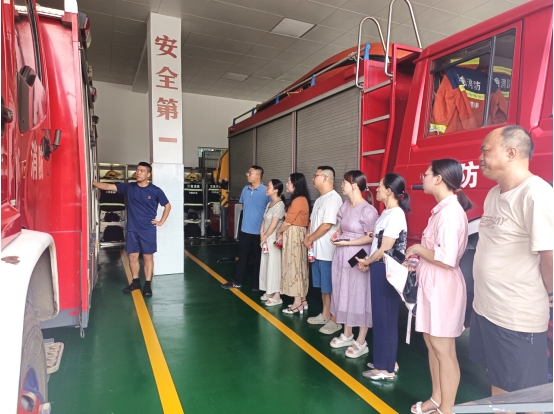 景德镇市五院走进高新区消防救援大队参观学习