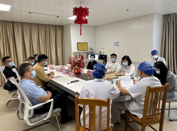 市五院领导班子深入临床一线，提升医疗服务