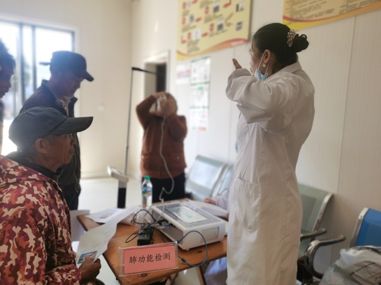 市五院走进丽阳镇卫生院开展大型义诊活动