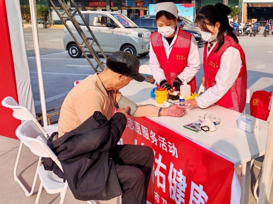 市五院积极参与“12·5”国际志愿者日“窑火红”志愿服务集市活动
