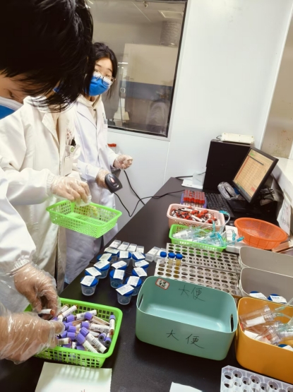 市五院为江西省奥德威新材料有限公司职工开展全面健康体检，助力企业安全生产
