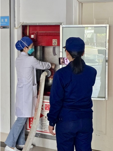 市五院开展“一警六员”消防演练 筑牢安全防线