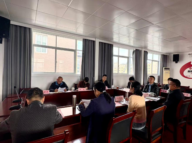 市传染病医院召开理论学习中心组会议深入学习贯彻党的二十届四中全会精神