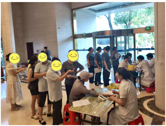 市五院为昌飞宾馆办健康证实现 “